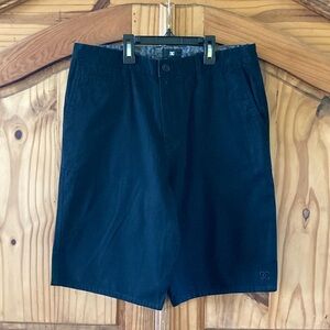 Men’s DC black flat front bermuda shorts size 32